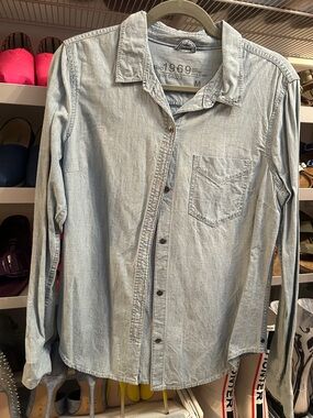 GAP Light Blue Denim Button-Down Shirt - Women’s Casual
